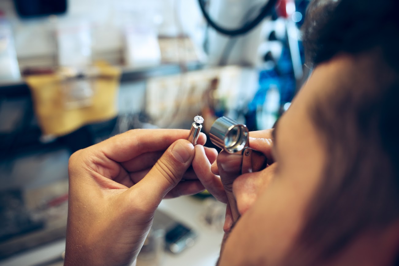 Get cash for your jewelry at Exclusive Buyers in New York, NY